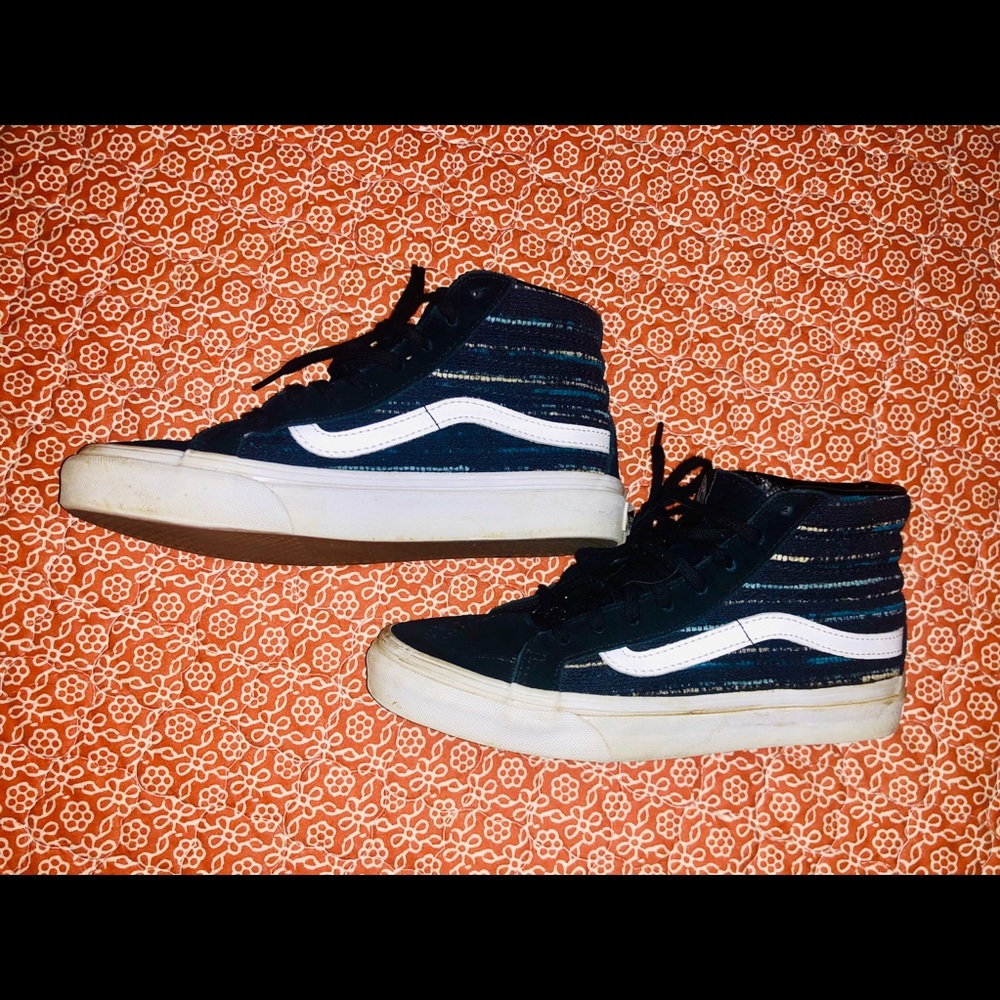 VANS HIGH TOP SNEAKERS SIZE 5.5